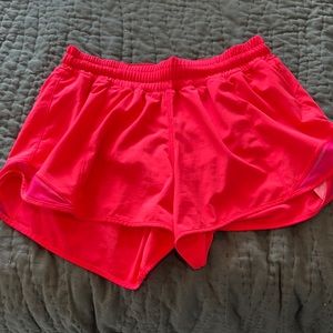Lululemon hotty hot lined shorts 4”